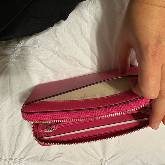 Kate Spade ♠️ Wallet - Picture 3 of 3